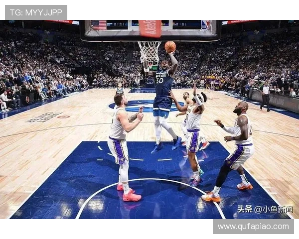 东詹合力砍下65分助湖人逆袭