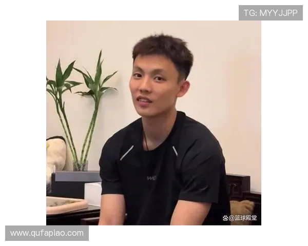 徐杰肠胃不适中场显痛苦